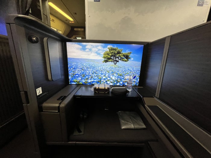 ANA First Class Forward Look ANA First Class Forward Look