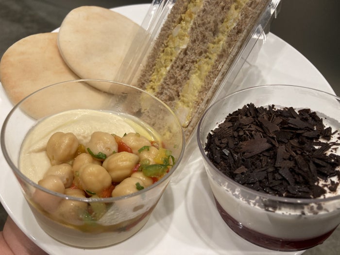 Al Maha Lounge Doha secondary meal Al Maha Lounge Doha secondary meal