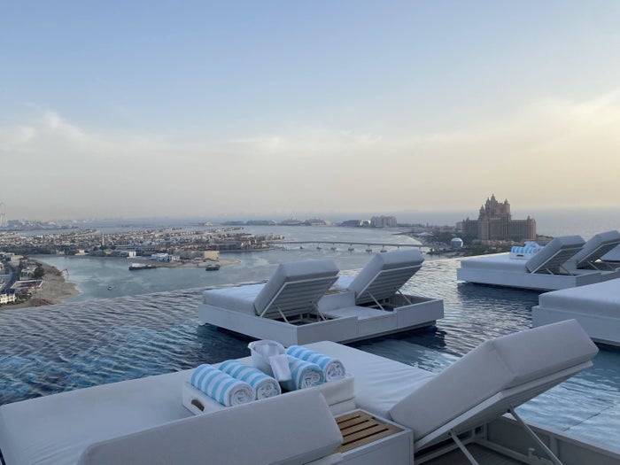 Atlantis The Royal Pool Seating Atlantis The Royal Pool Seating