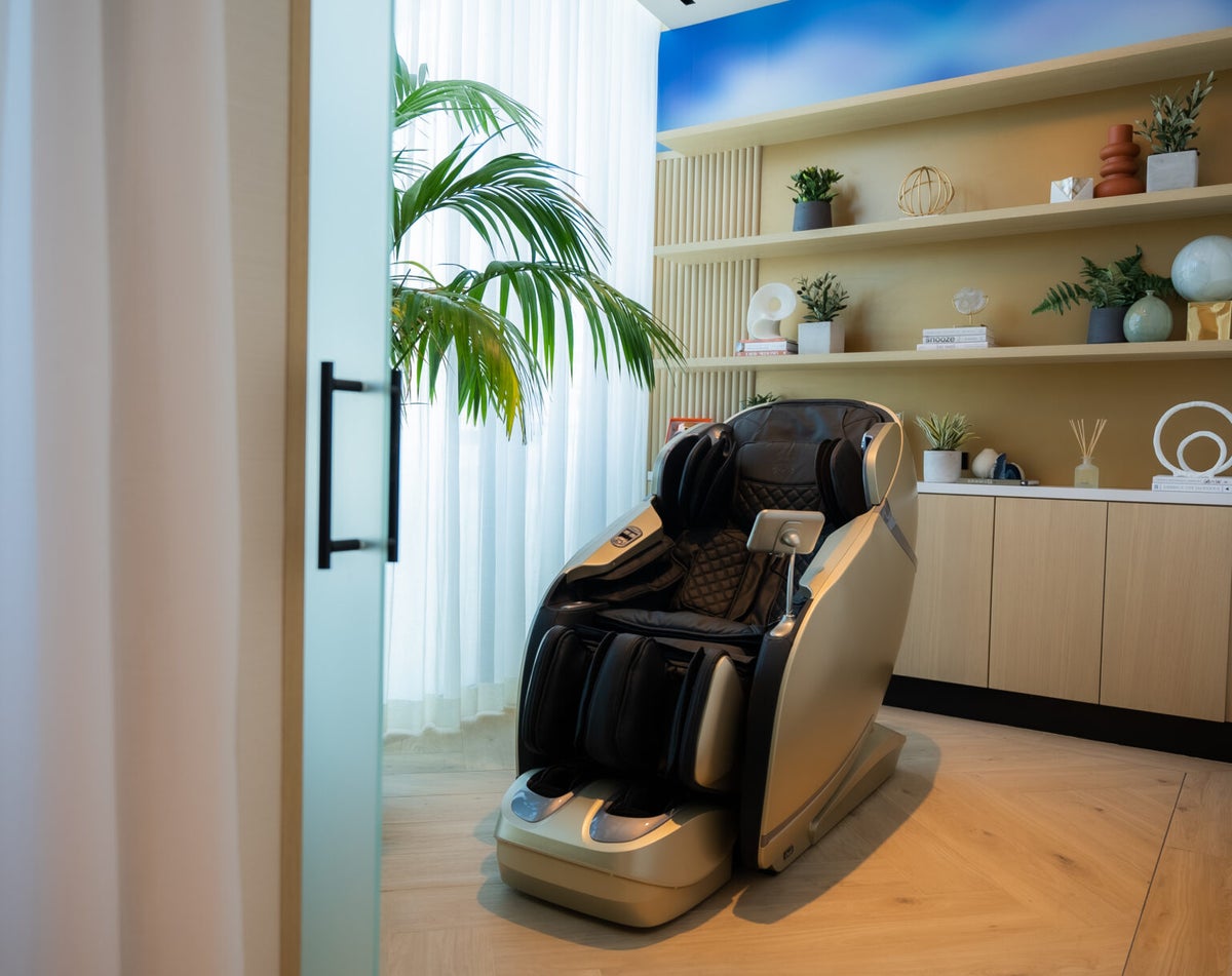 Chase Sapphire Lounge Boston massage chair