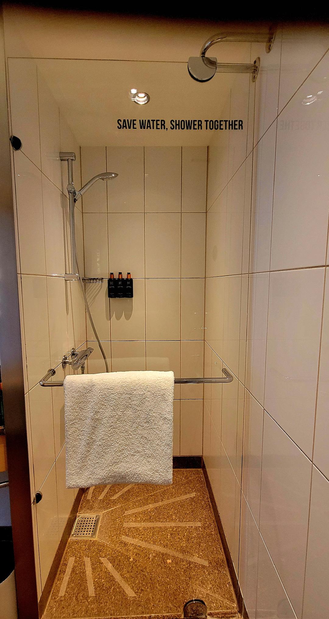 Clarion Hotel Copenhagen Airport Shower