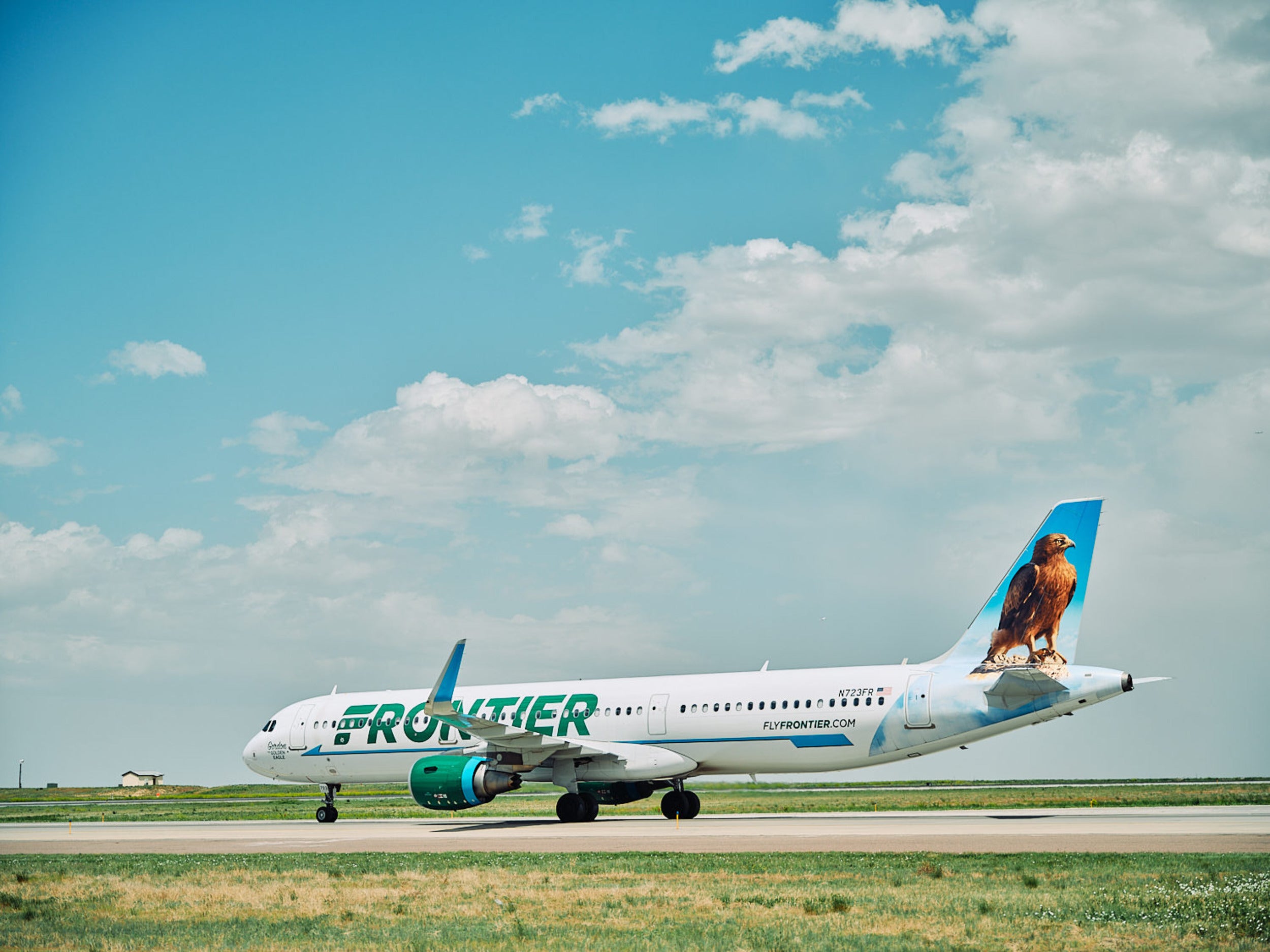 Frontier Airlines taxiing 1