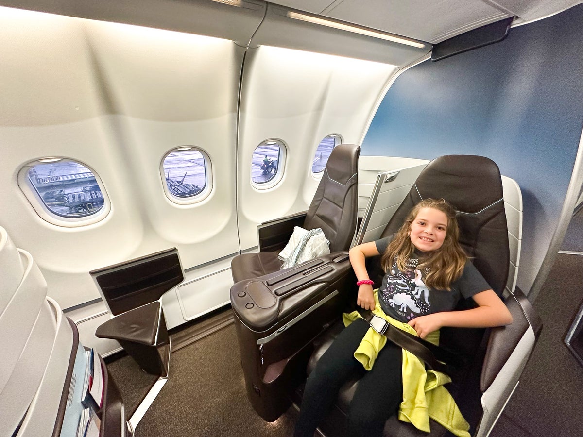 The Ultimate Guide to Flying Hawaiian Airlines With Kids [2024]