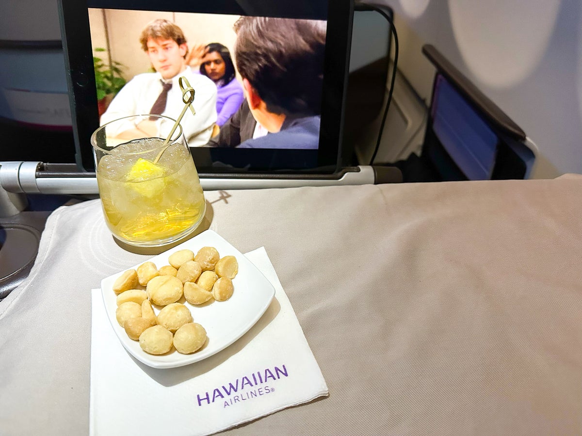 Hawaiian Airlines First Class nuts