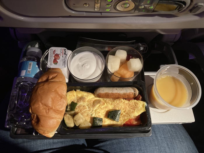 Qatar Airways 777 DOH DFW economy breakfast service Qatar Airways 777 DOH DFW economy breakfast service