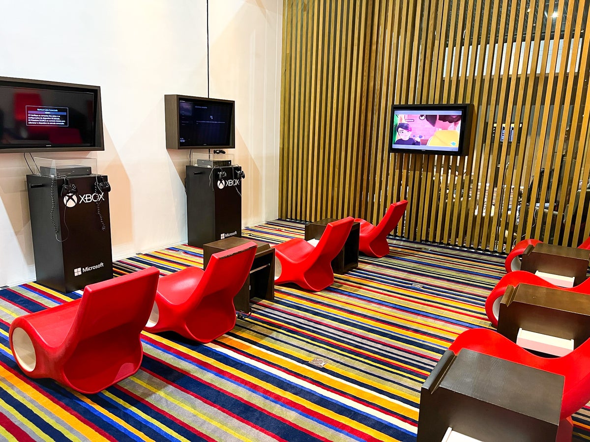Video game room at LATAM VIP Lounge GRU