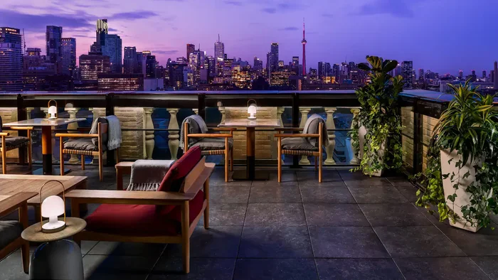 Writers Room Bar at the Park Hyatt Toronto