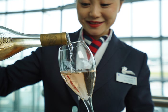 British Airways Adding Whispering Angel Rosé Bar at London Heathrow Lounge