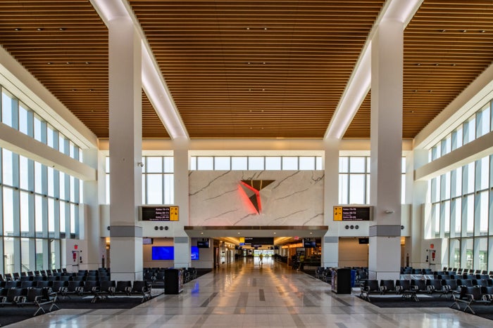 Delta Adding New Transcon Routes From LaGuardia and to Cancún