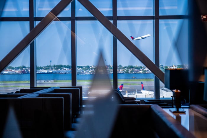 How To Get From LaGuardia Airport to Manhattan [2024]