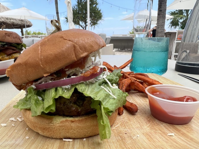 Ritz-Carlton Key Biscayne Dune signature burger Ritz-Carlton Key Biscayne Dune signature burger