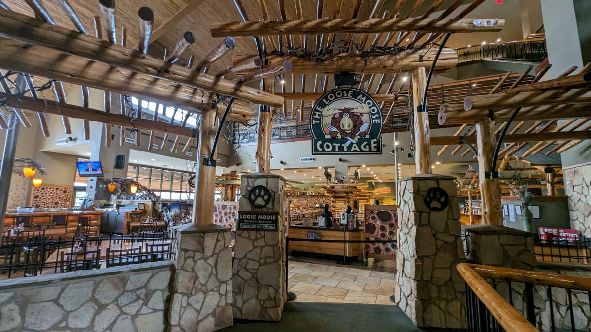 Great Wolf Lodge Grapevine dining Loose Moose Cottage