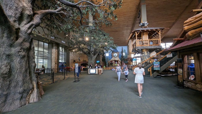 Great Wolf Lodge Grapevine lobby tower Great Wolf Lodge Grapevine lobby tower