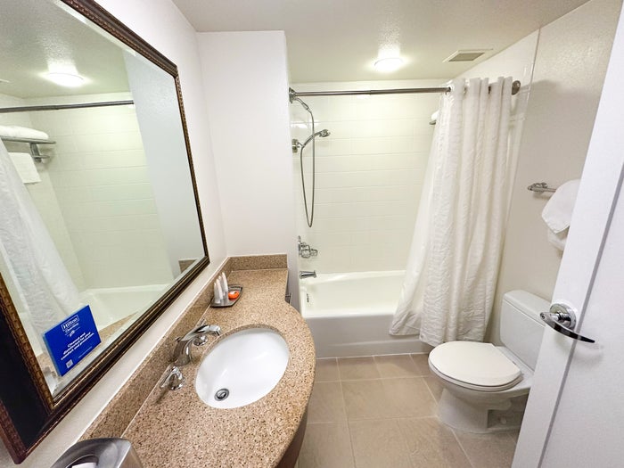 Hilton Hawaiian Village bathroom Hilton Hawaiian Village bathroom