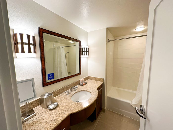 Hilton Hawaiian Village master bath Hilton Hawaiian Village master bath