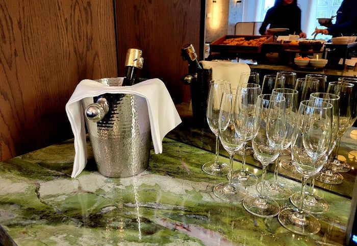 Iceland Parliament Hotel Champagne Iceland Parliament Hotel Champagne