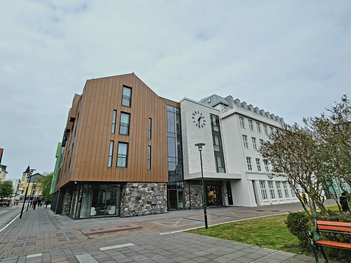 Iceland Parliament Hotel, Curio Collection by Hilton in Reykjavik [In-depth Review]
