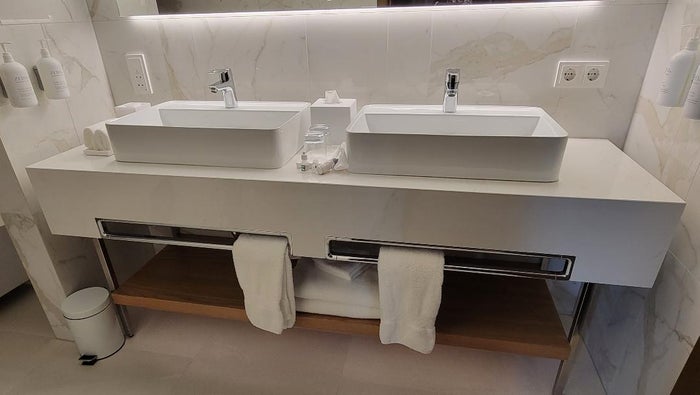Iceland Parliament Hotel Vanity Iceland Parliament Hotel Vanity