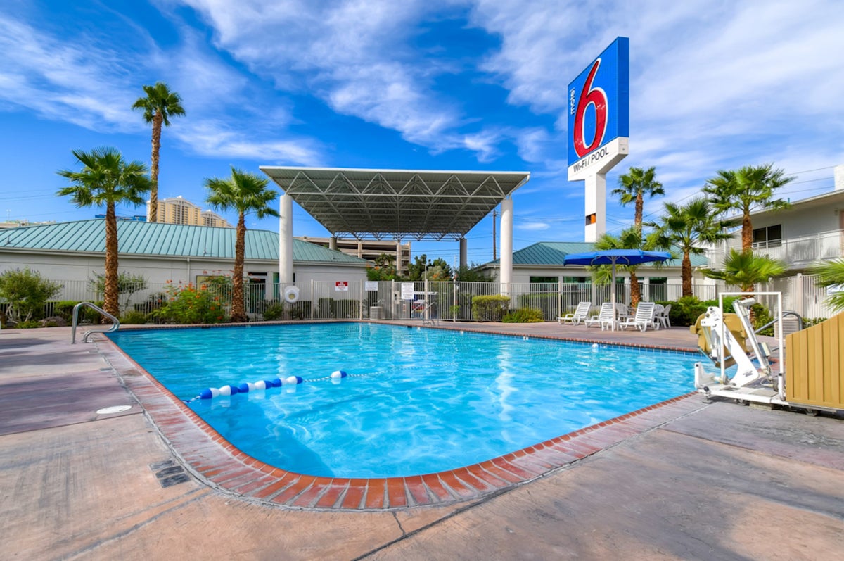[Expired] Motel 6 Summer Travel Discount: Up to 12% Off Bookings