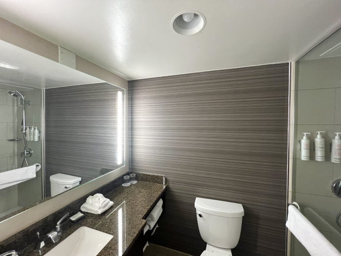 Marriott Newark International bathroom Marriott Newark International bathroom