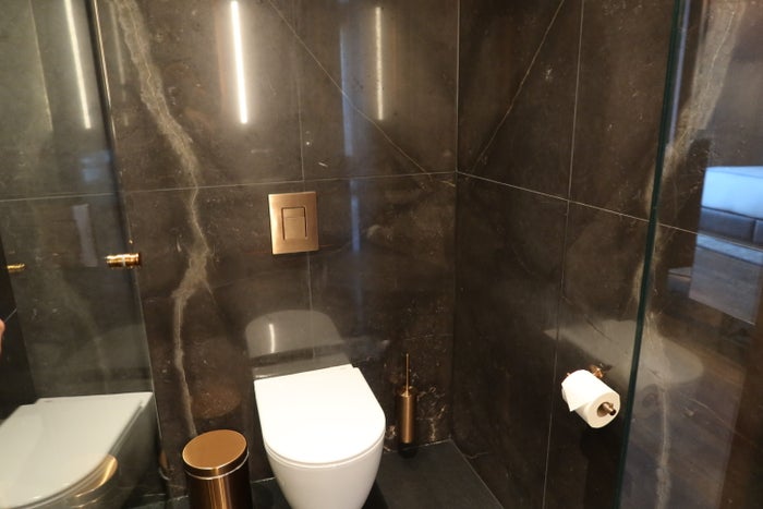 Thompson Madrid Hotel Water Closet