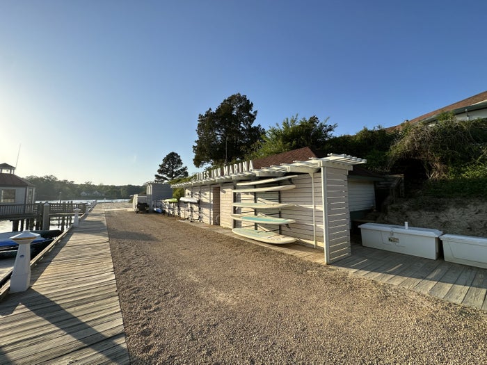 Tides Inn Surfboards