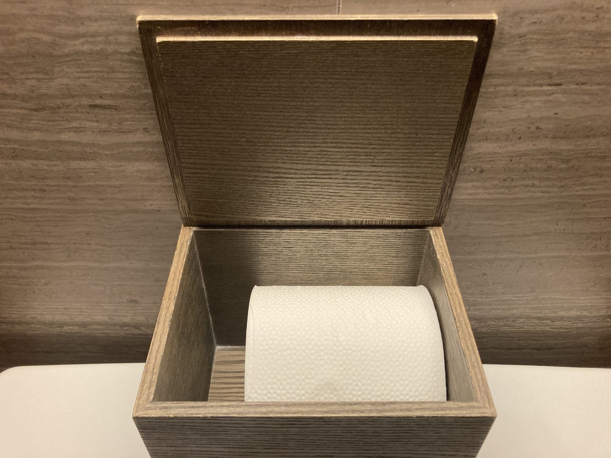 Hyatt Regency Tokyo bathroom extra toilet paper