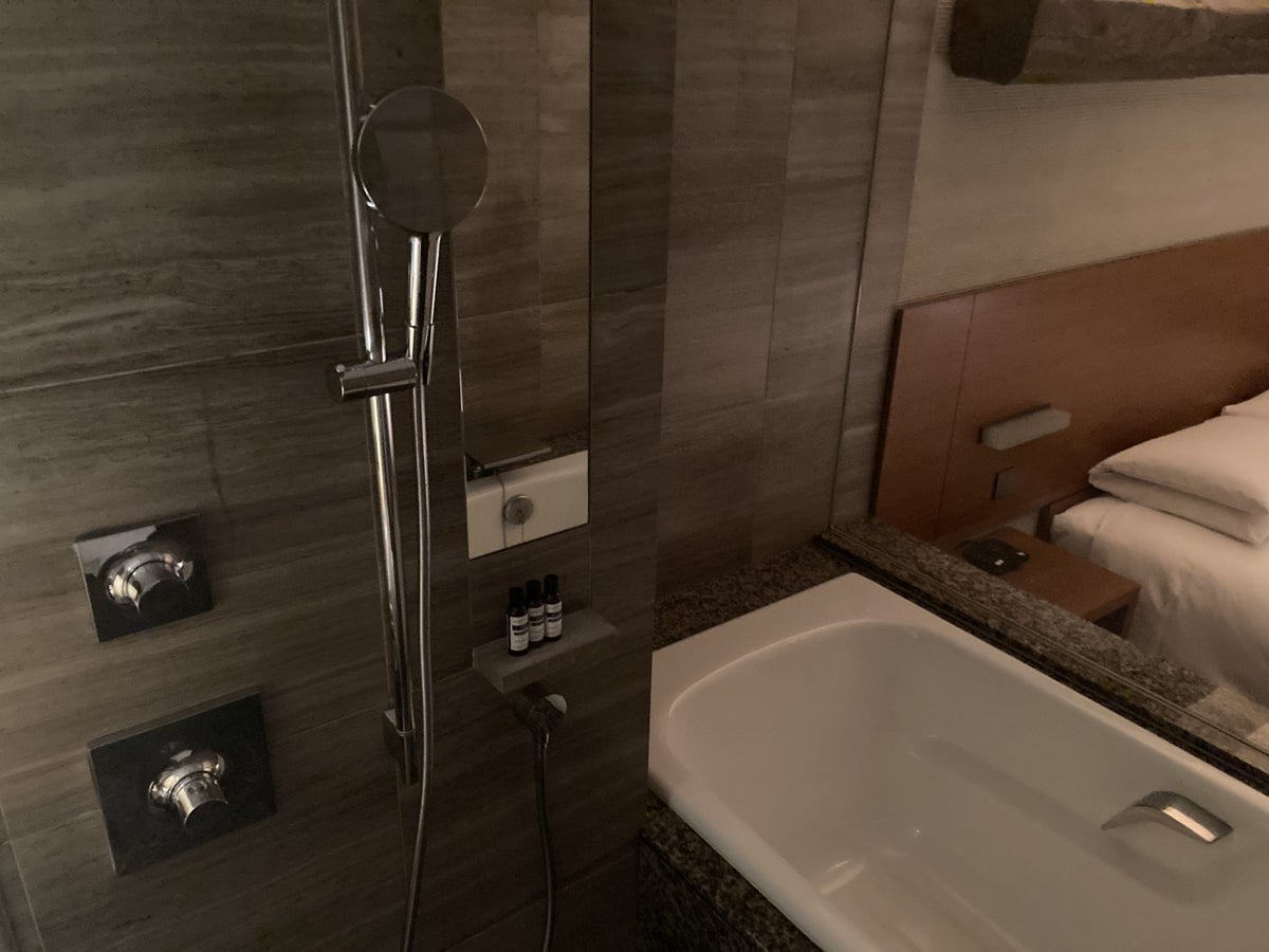Hyatt Regency Tokyo bathroom shower and tub