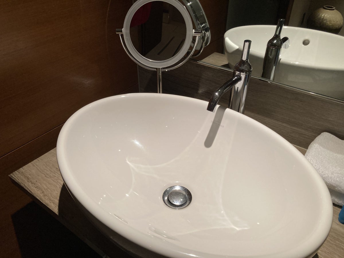 Hyatt Regency Tokyo bathroom sink and mirror