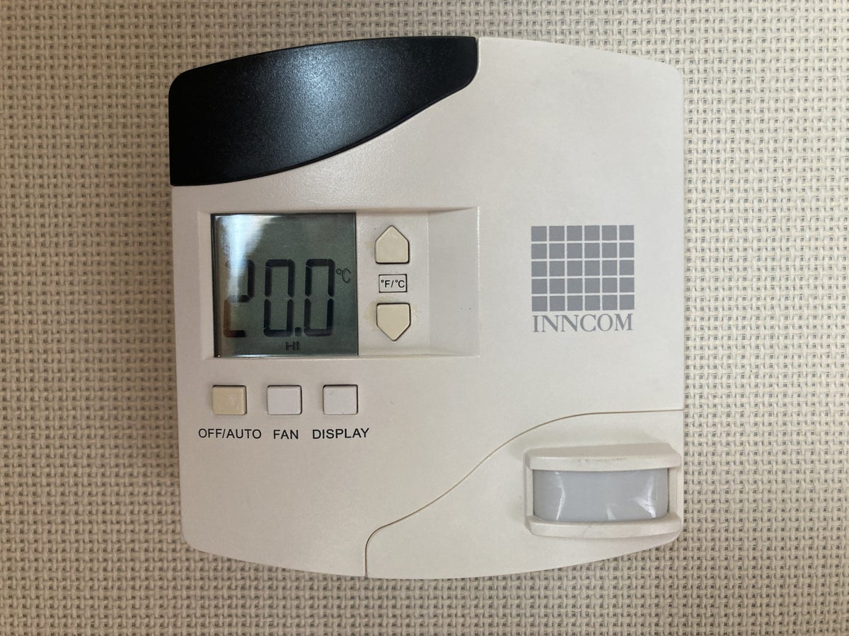 Hyatt Regency Tokyo bedroom thermostat