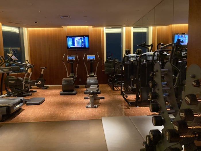 Hyatt Regency Tokyo Joule gym equipment