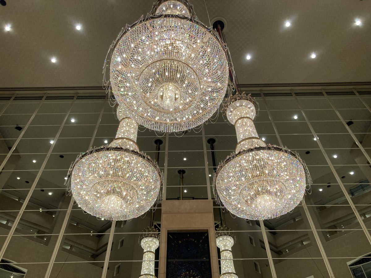 Hyatt Regency Tokyo lobby chandeliers