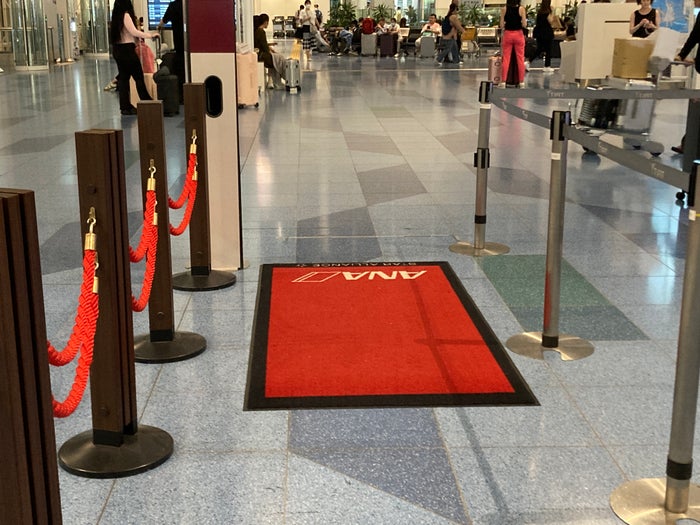 ANA first class red carpet HND airport check in