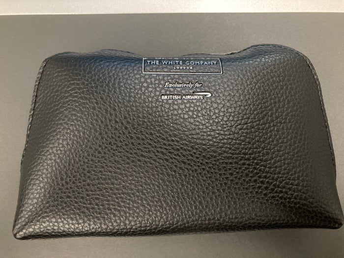 British Airways A350 1000 Club Suites review LAS LHR amenity kit 