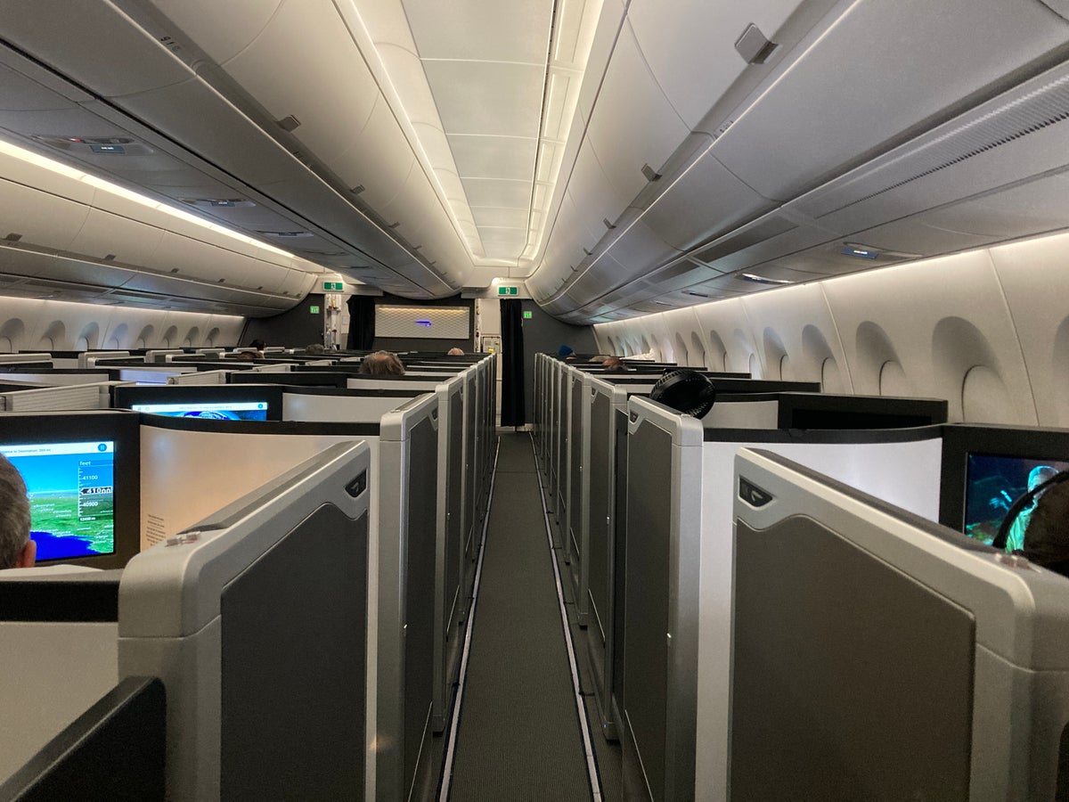 British Airways Airbus A350-1000 Club Suite Review [LAS to LHR]