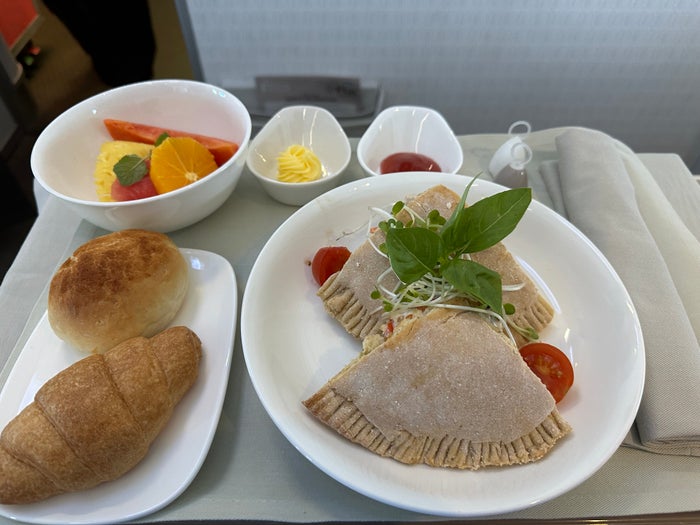 FIji Airways NAN MEL Business Class Brunch