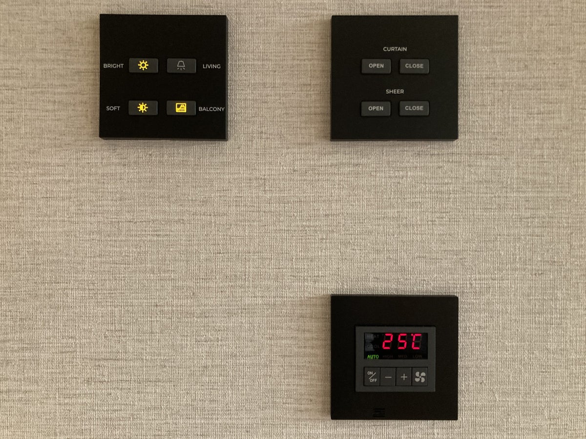 Fuji Speedway Hotel Grand Prix Corner King Suite bedroom lights thermostat