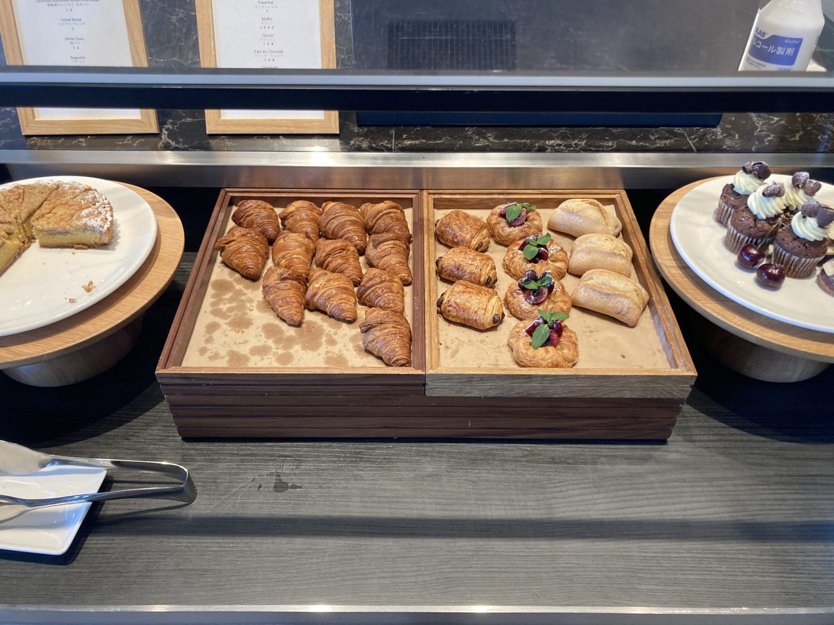 Fuji Speedway Hotel breakfast pastries