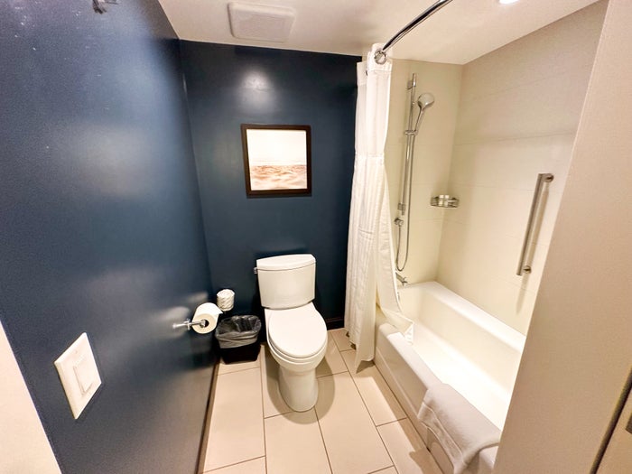 Hilton Garden Inn Waikiki Beach bathroom Hilton Garden Inn Waikiki Beach bathroom
