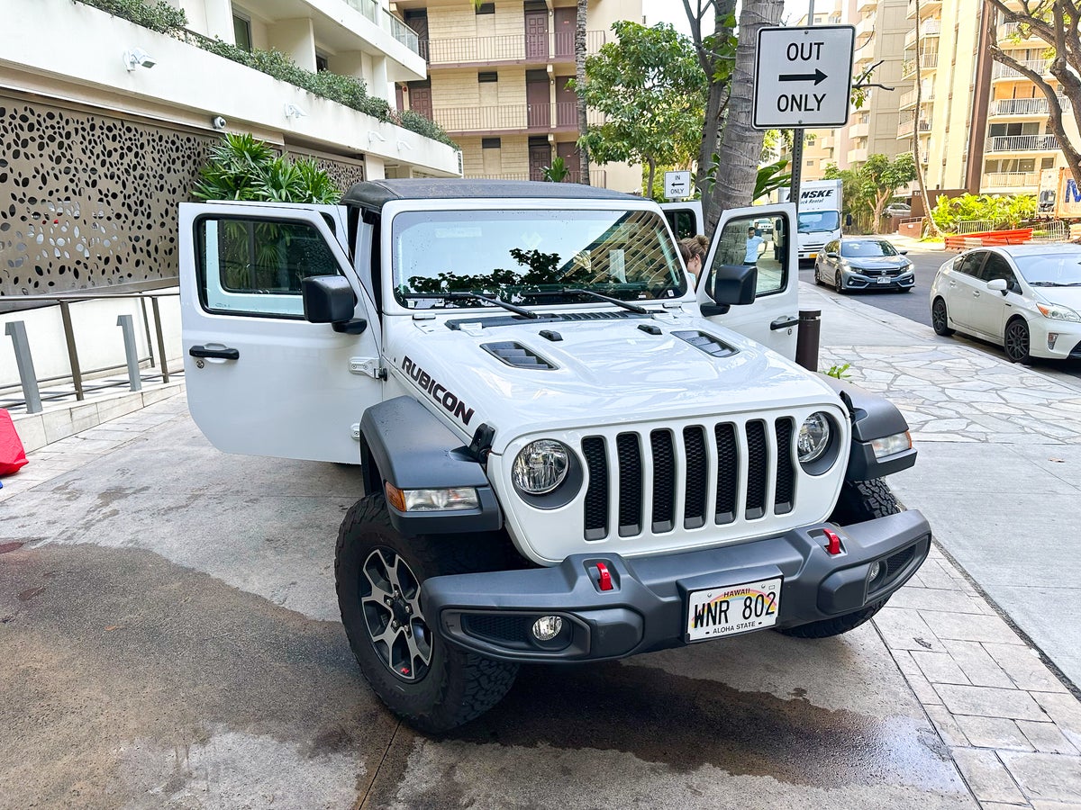 Hilton Garden Inn Waikiki Beach valet rental car