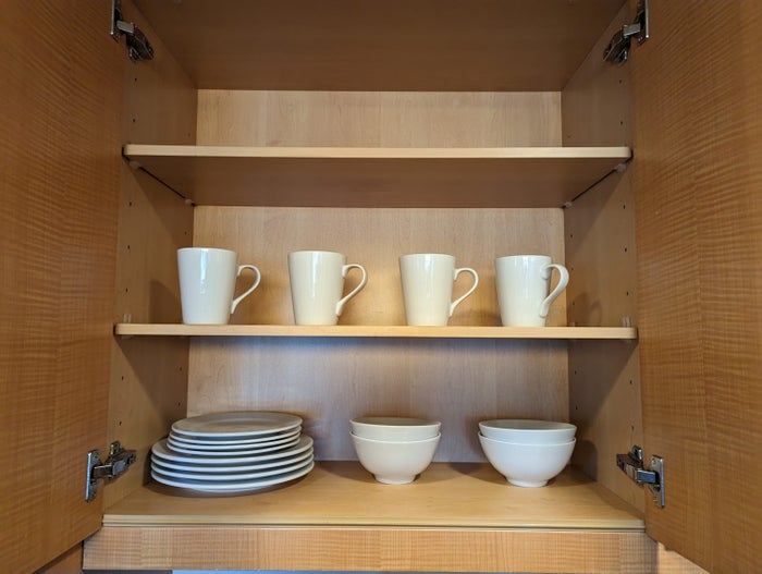 Hilton Grand Vacations Elara Las Vegas kitchen plates and mugs Hilton Grand Vacations Elara Las Vegas kitchen plates and mugs