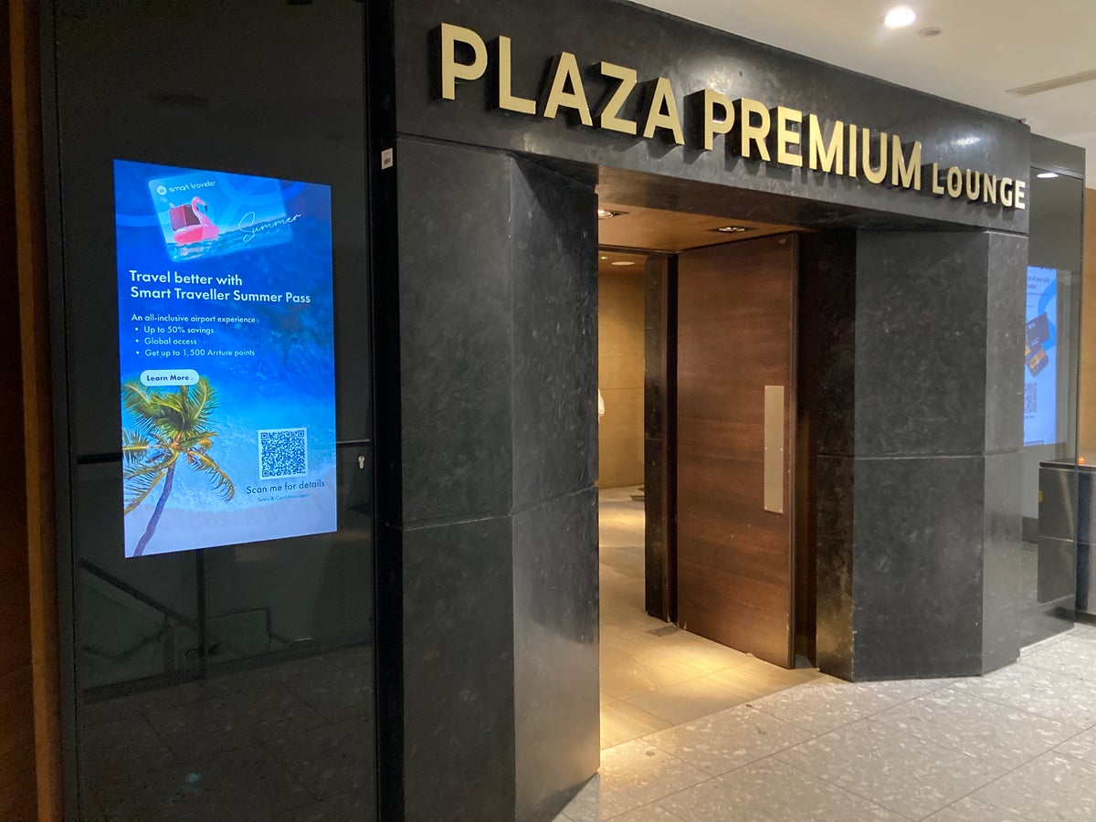 Plaza Premium Lounge LHR entrance