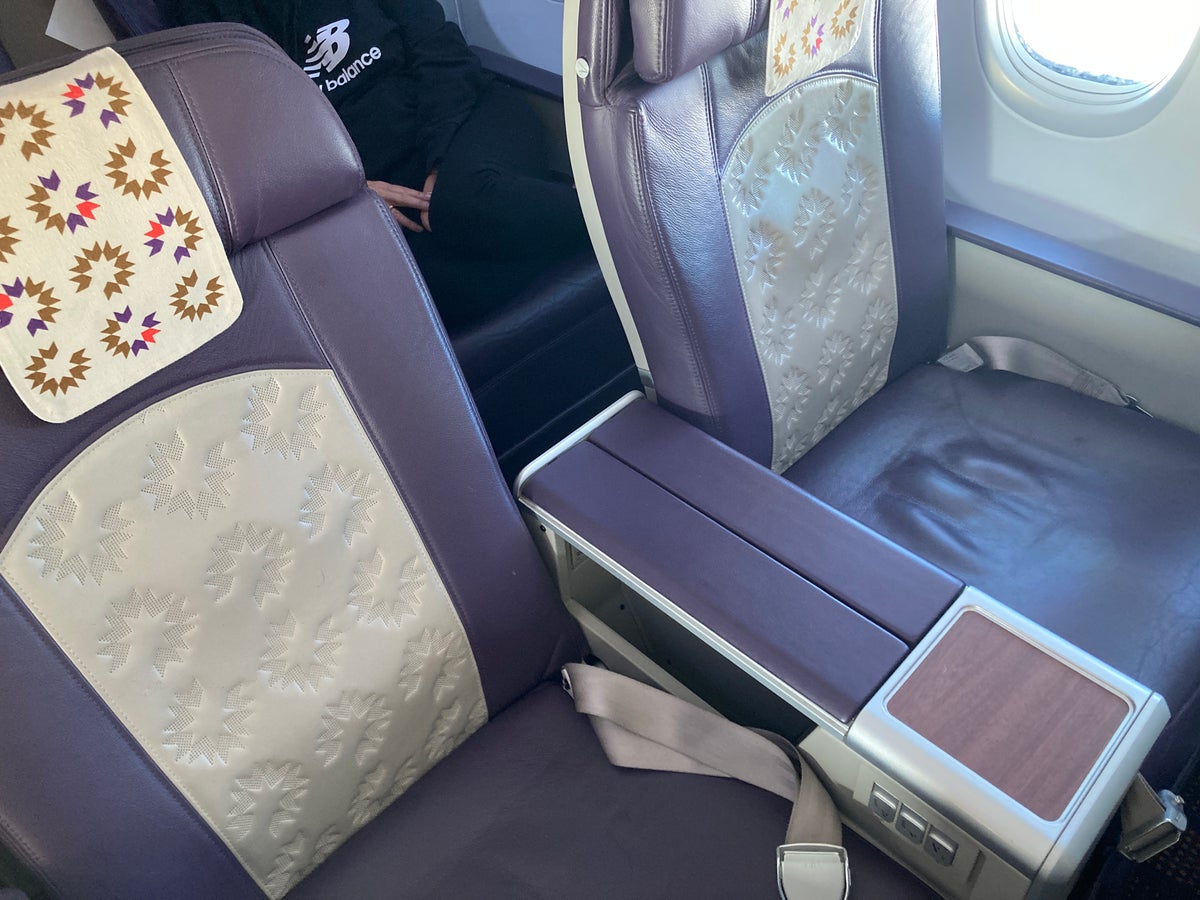 Royal Air Maroc Boeing 737 MAX 8 business class LHR CMN seats