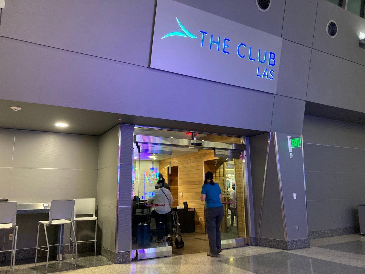 The Club LAS lounge sign and line