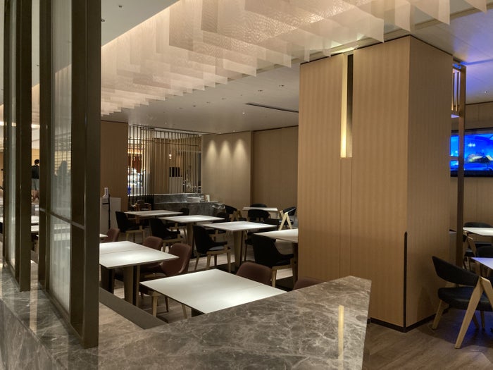 Hyatt Place Kyoto breakfast seating