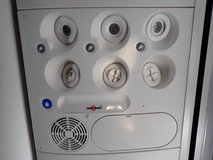 AC707 Seat 24F overhead