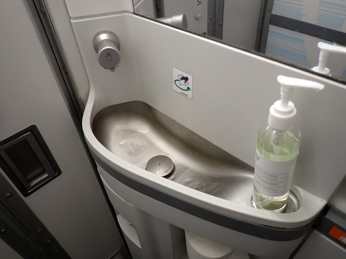 AC707 sink