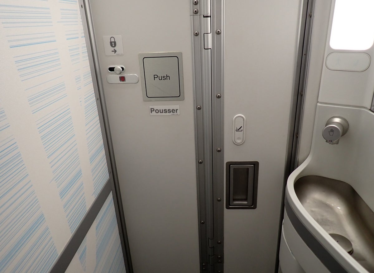 AC707 toilet door 