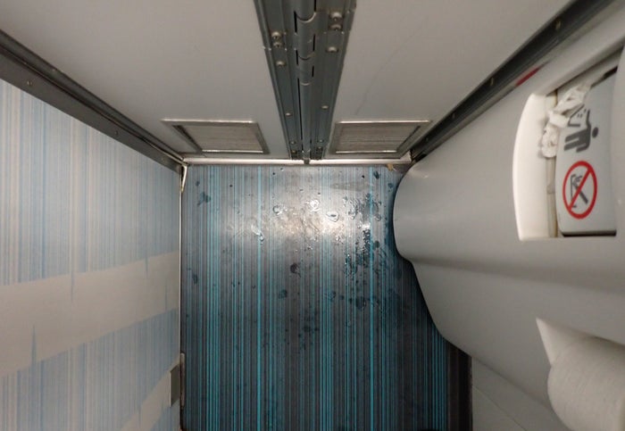 AC707 toilet floor