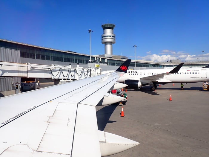 Air Canada Airbus 220-300 Economy Class Review [YYZ to LGA]